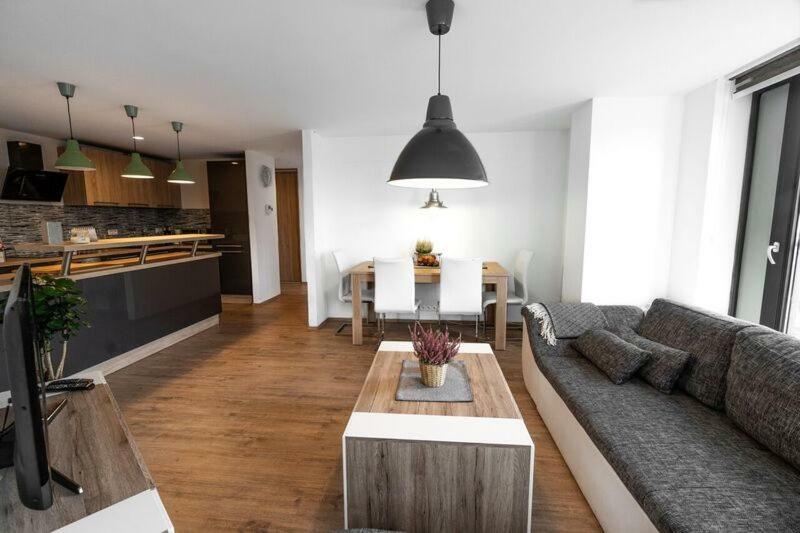 Old Town Luxury Apartment In Heart Of براتسيلافا المظهر الخارجي الصورة