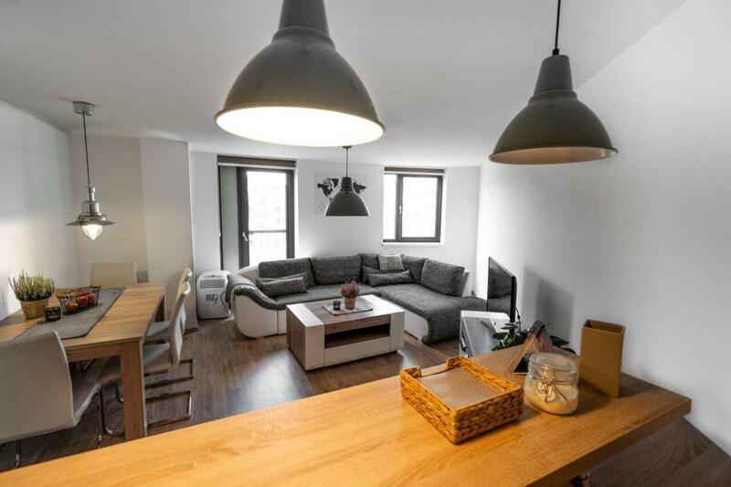 Old Town Luxury Apartment In Heart Of براتسيلافا المظهر الخارجي الصورة