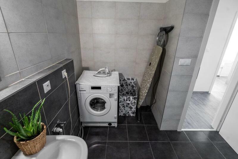 Old Town Luxury Apartment In Heart Of براتسيلافا المظهر الخارجي الصورة